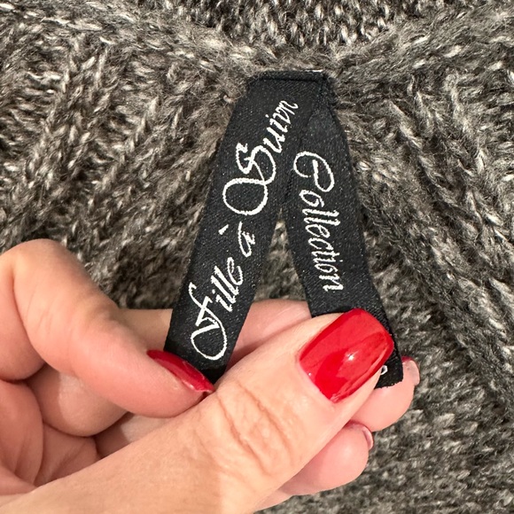 Cozy Gray Ribbed Sweater - Picture 3 of 4